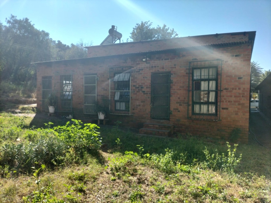 To Let Commercial Property for Rent in Deales Gift Free State